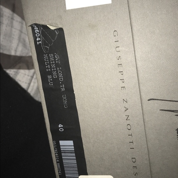 Giuseppe Zanotti Size 40 shining retail at 1000 - Picture 5 of 5